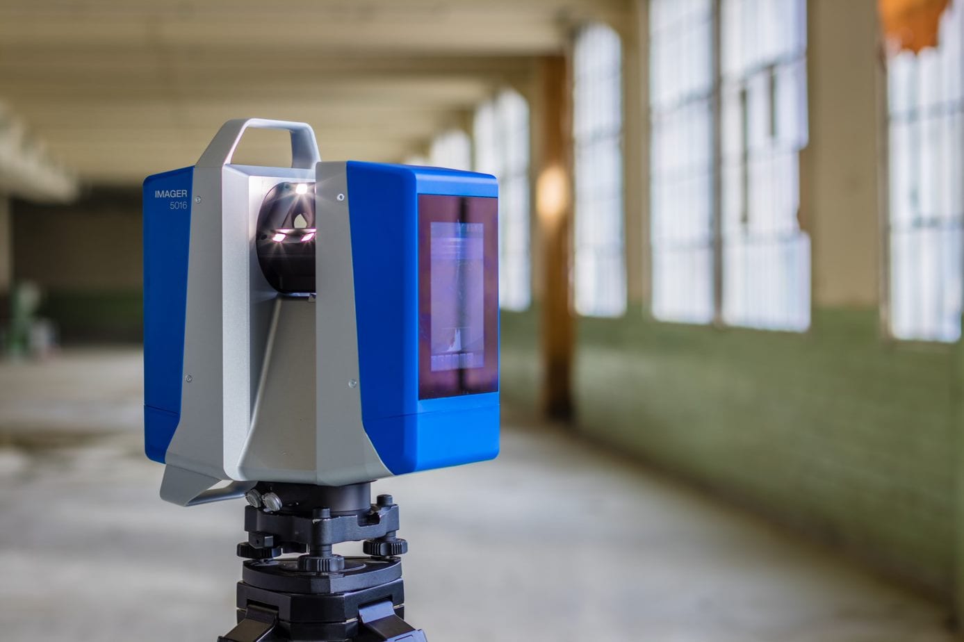 Side view of z + f 3D Laser Scanner in Warehouse